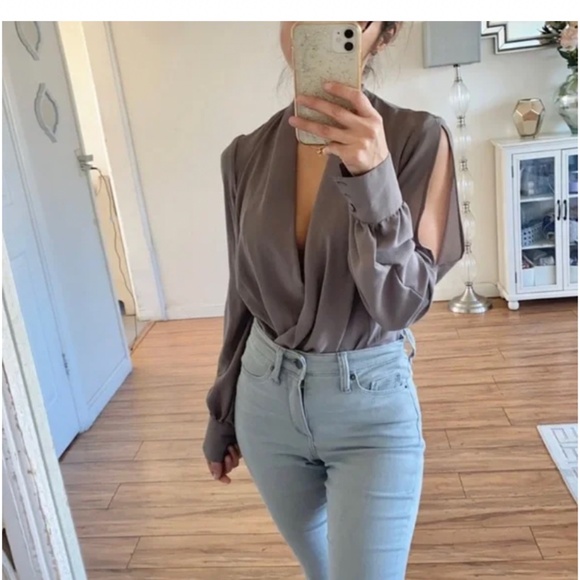 🪞 NWT classic plunge drape front long sleeve dressy bodysuit top - Picture 3 of 6